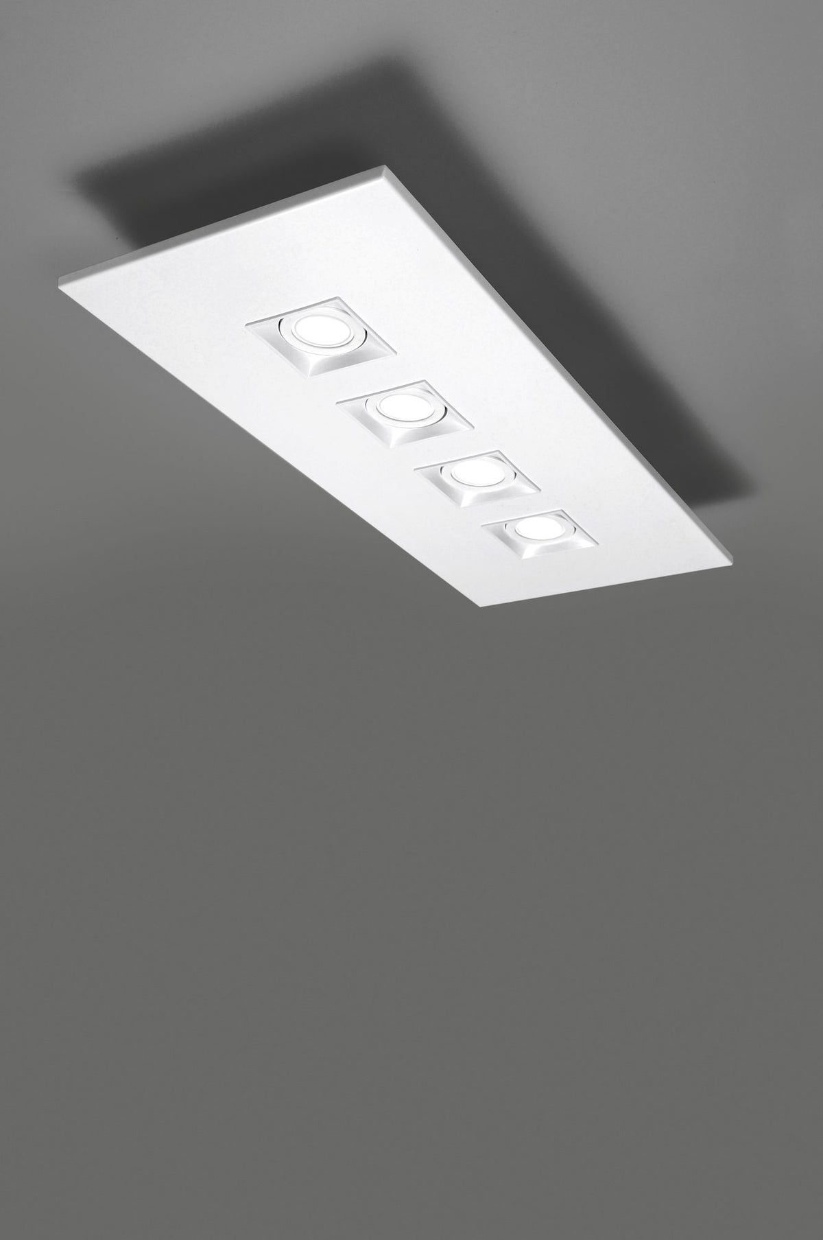 Plafón de techo de 4 luces, forma rectangular – Milan Polifemo – cuerpo de acero estampado, acabado blanco texturado