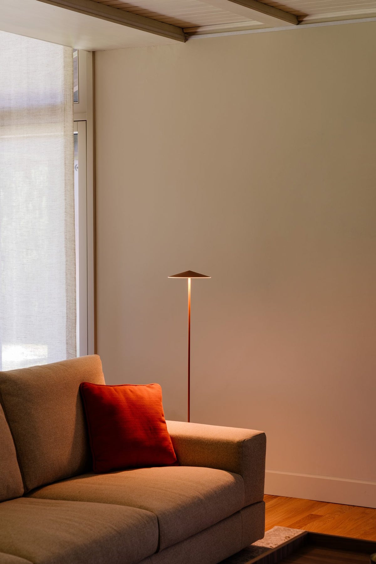 Lámpara de pie de salón 120 cm – Milan Pla – cuerpo de aluminio inyectado, 4 acabados