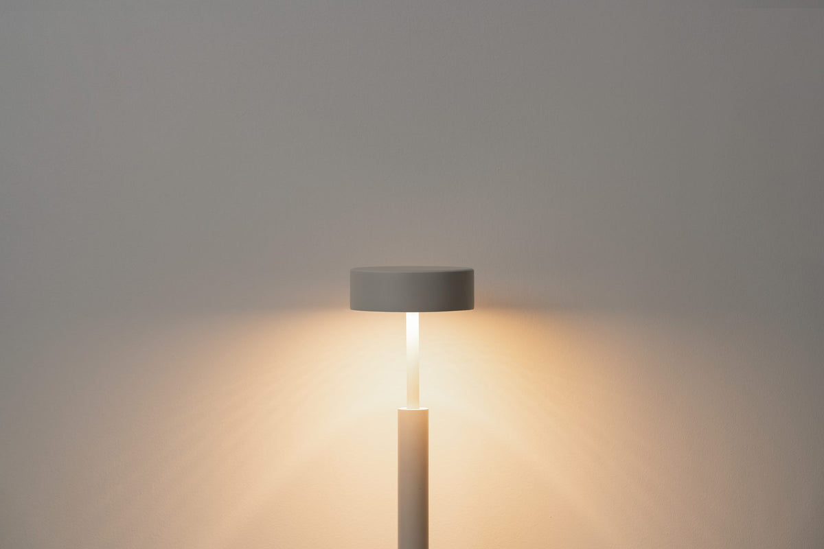 Lámpara de pie de salón 170 cm – Milan Peak – diseño cilíndrico en tela, 3 acabados