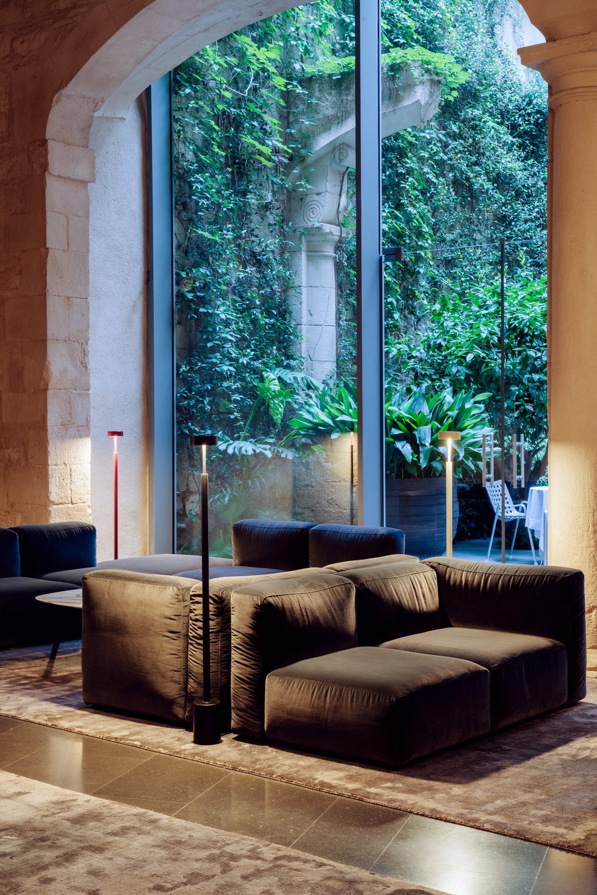 Lámpara de pie de salón 130 cm – Milan Peak – diseño de cilindros superpuestos en metal, 3 acabados