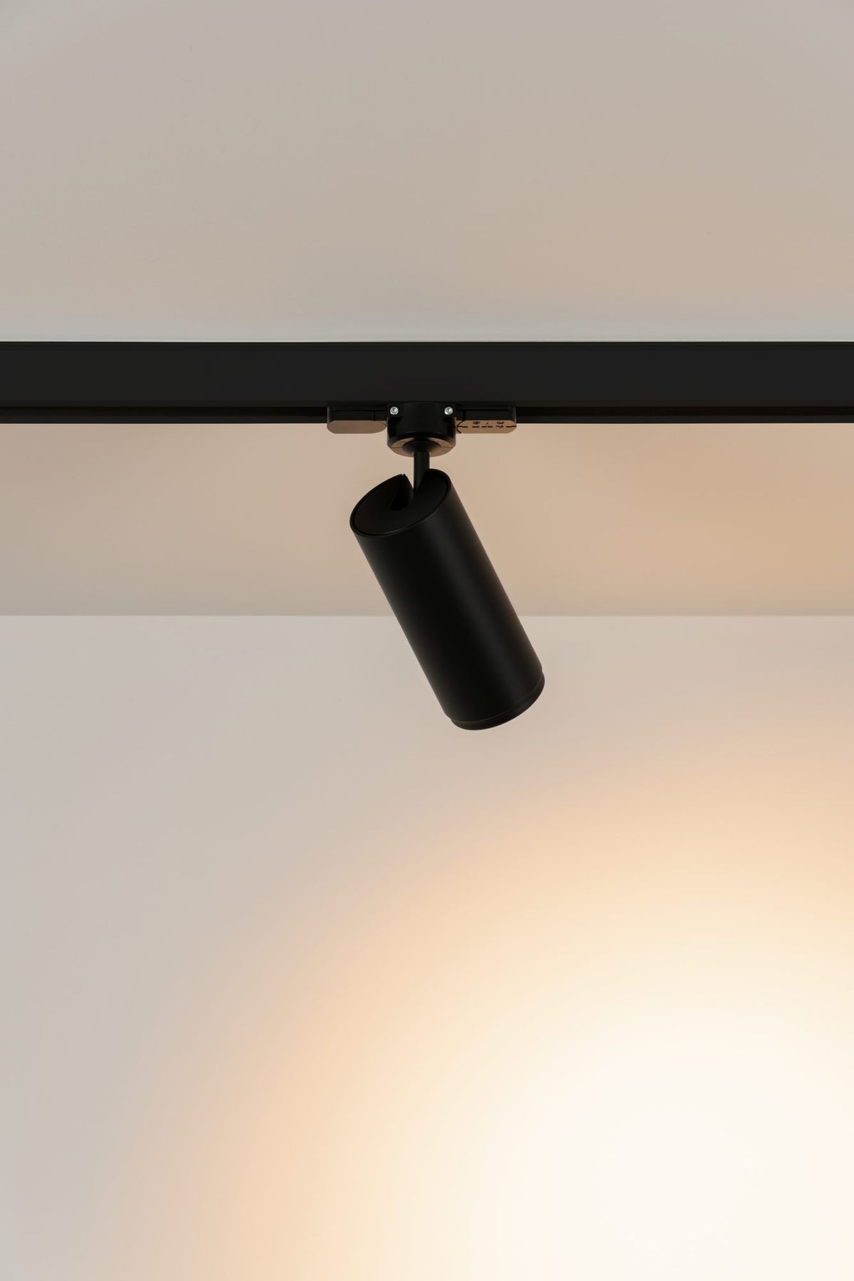 Foco de carril técnico de 3 puntos GU10 – Milan Haul 55 – perfil de aluminio extruido, 2 acabados