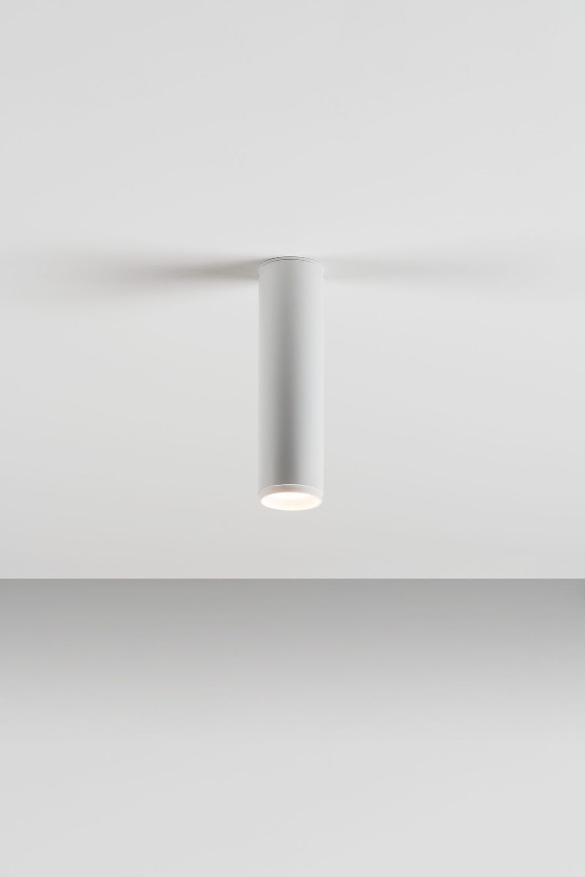 Plafón técnico GU10, 21 cm de altura – Milan Haul 55 – perfil de aluminio extruido, 2 acabados