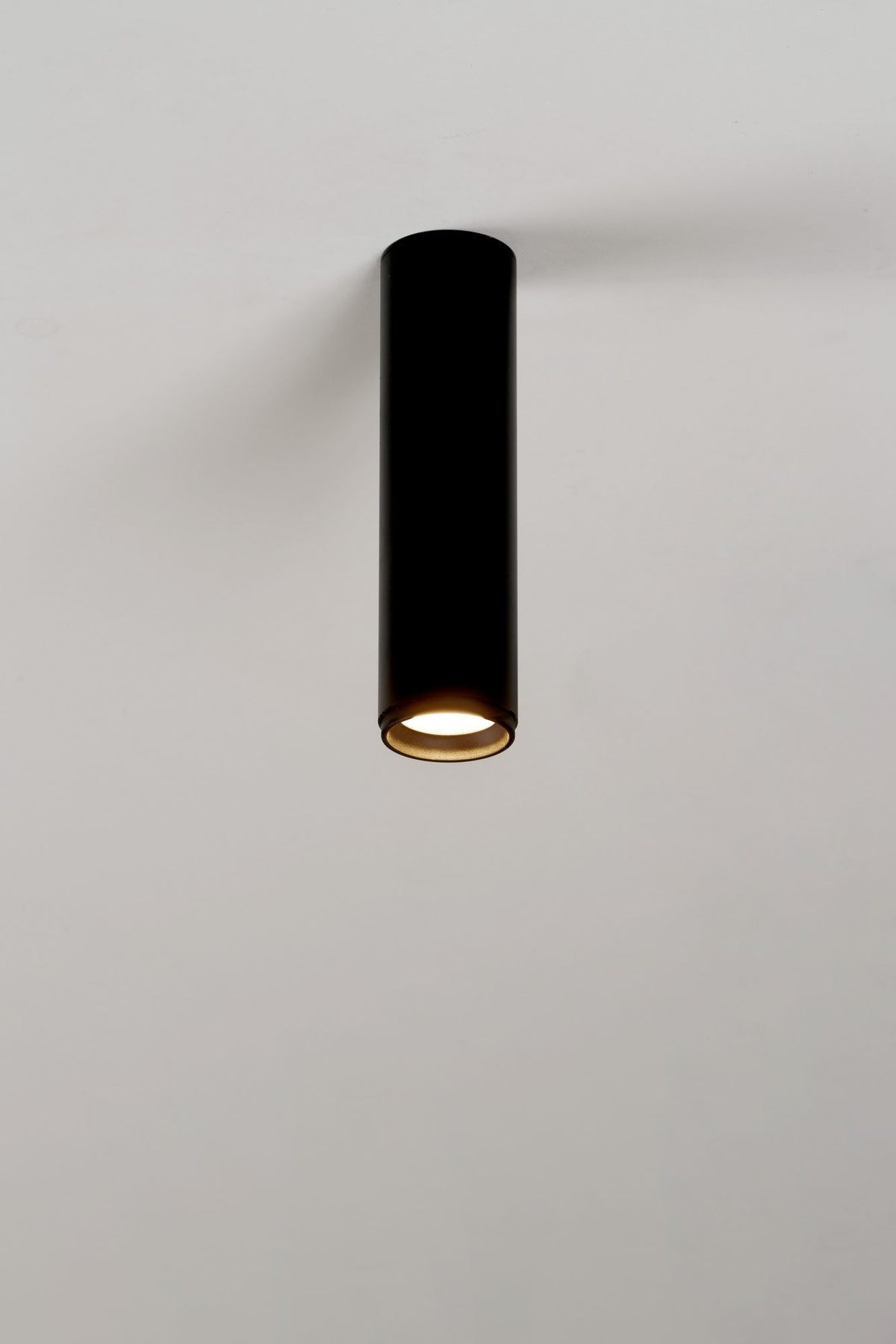 Plafón técnico GU10, 21 cm de altura – Milan Haul 55 – perfil de aluminio extruido, 2 acabados