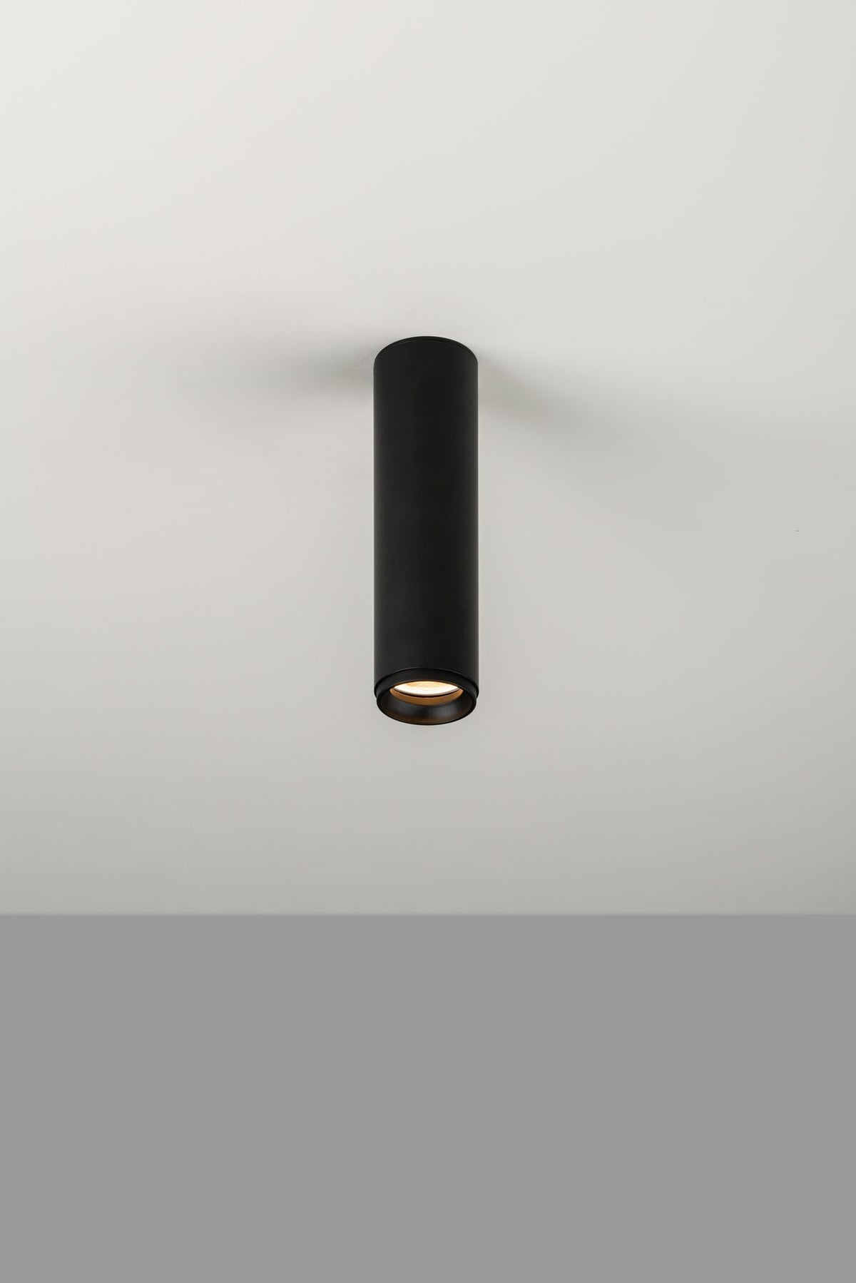 Plafón técnico GU10, 21 cm de altura – Milan Haul 55 – perfil de aluminio extruido, 2 acabados