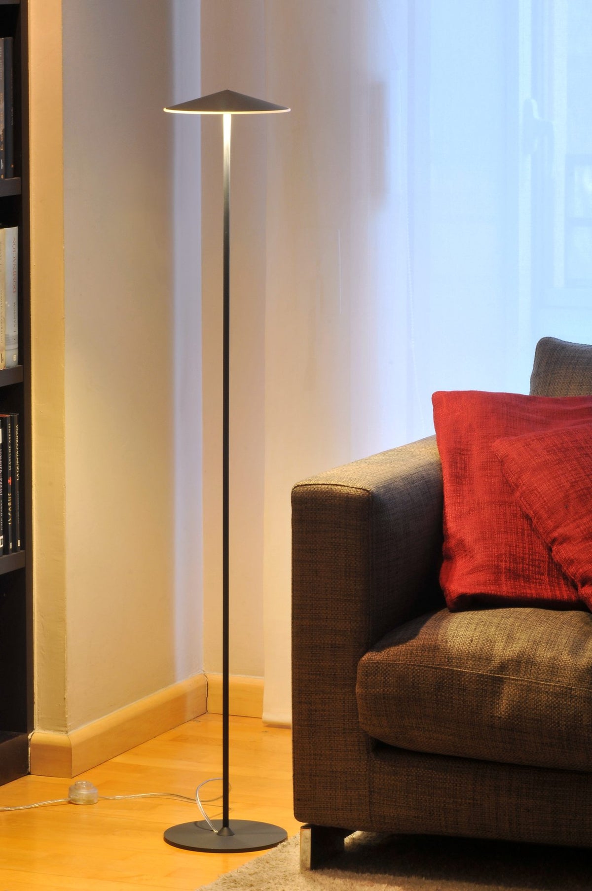 Lámpara de pie de salón 120 cm – Milan Pla – cuerpo de aluminio inyectado, 4 acabados