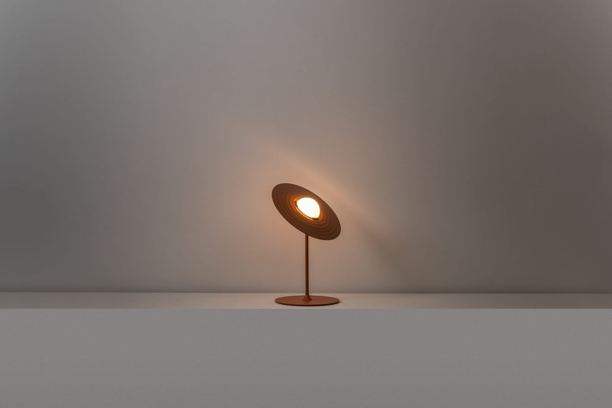 Lámpara de sobremesa alta – Milan Symphony – pantalla de cristal giratoria con cierre magnético, 3 acabados