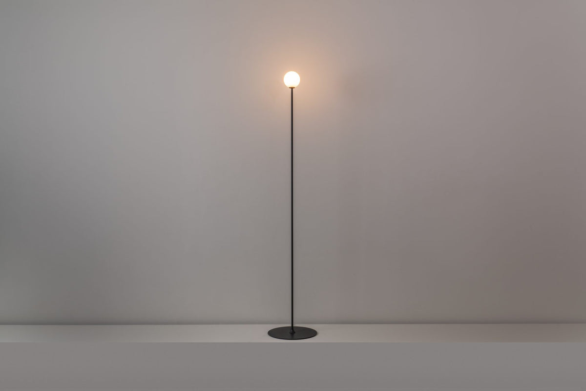 Lámpara de pie 160 cm – Milan Symphony – pantalla de cristal giratoria con cierre magnético, 3 acabados