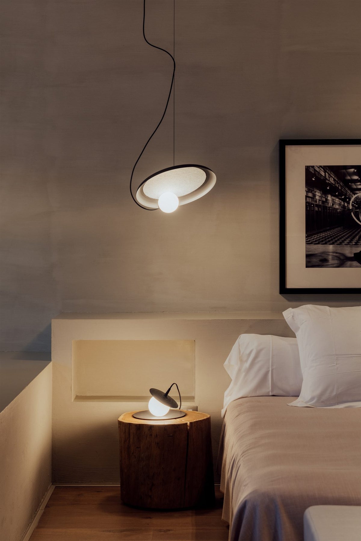 Lámpara colgante – Milan Wire – tulipa de cristal conectada a pantalla textil mediante un hilo, 3 acabados