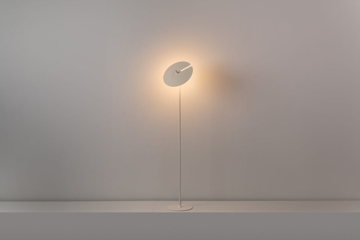 Lámpara de pie 130 cm – Milan Symphony – pantalla de cristal giratoria con cierre magnético, 3 acabados