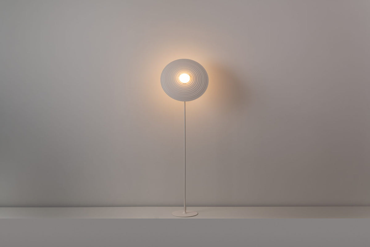 Lámpara de pie 130 cm – Milan Symphony – pantalla de cristal giratoria con cierre magnético, 3 acabados
