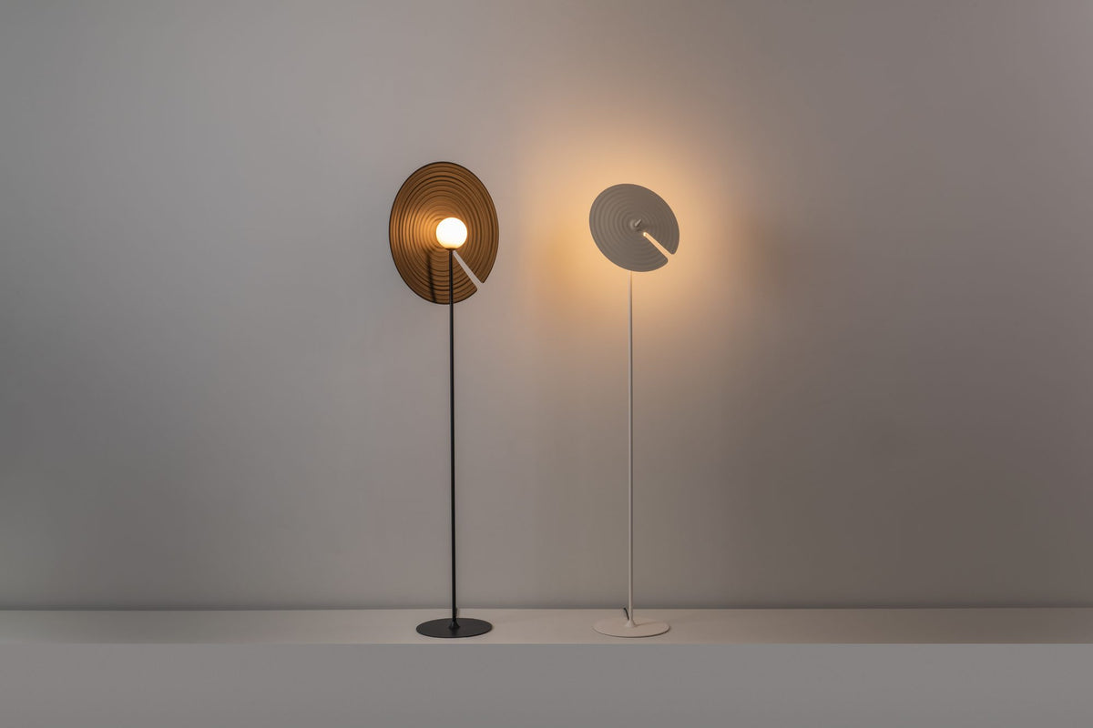 Lámpara de pie 130 cm – Milan Symphony – pantalla de cristal giratoria con cierre magnético, 3 acabados