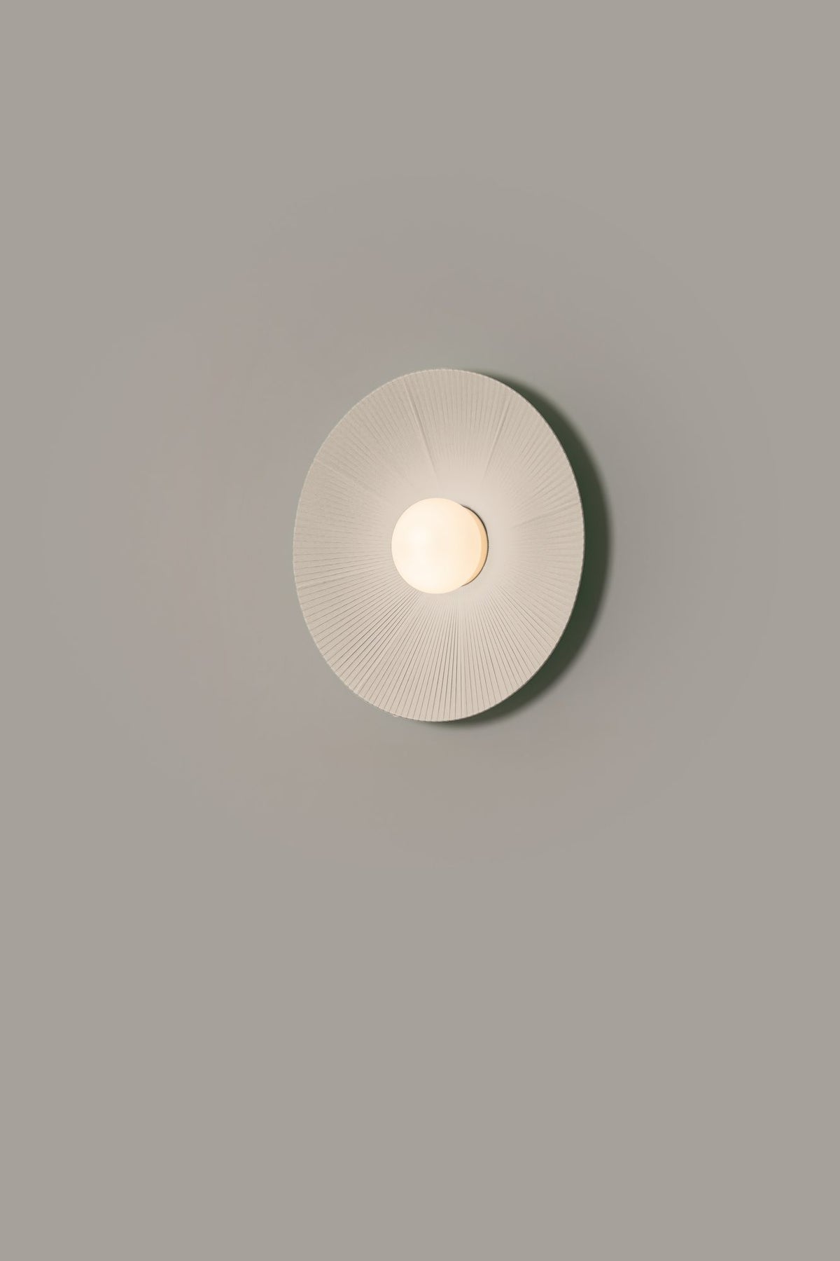 Aplique de pared – Milan Artic Circle – cuerpo de acero estampado, acabado blanco