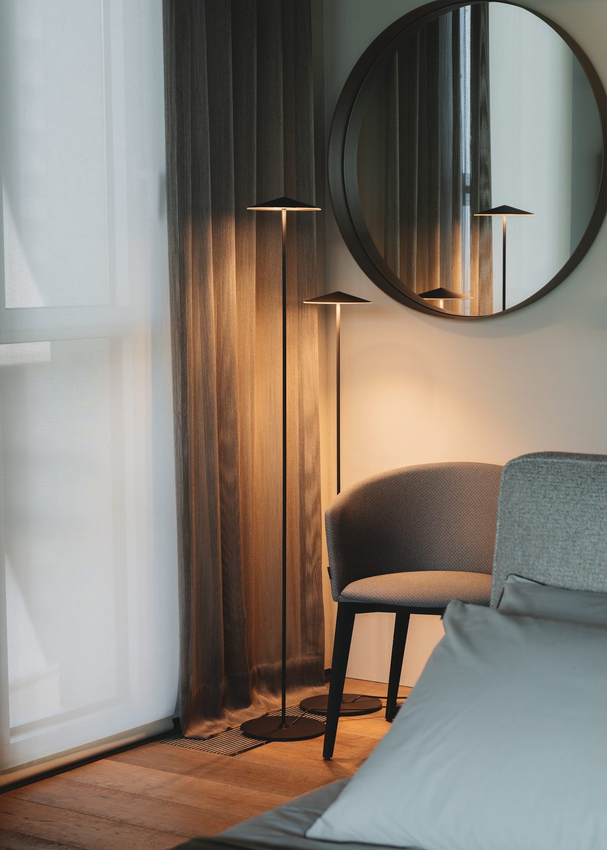 Lámpara de pie de salón 160 cm – Milan Pla – cuerpo de aluminio inyectado, 4 acabados