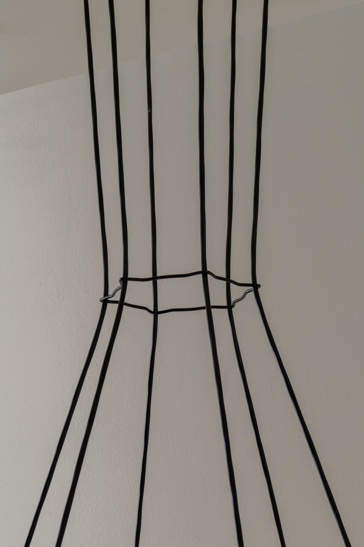 Lámpara colgante de 6 luces – Milan Knock – versión de gran formato, acabado negro texturado