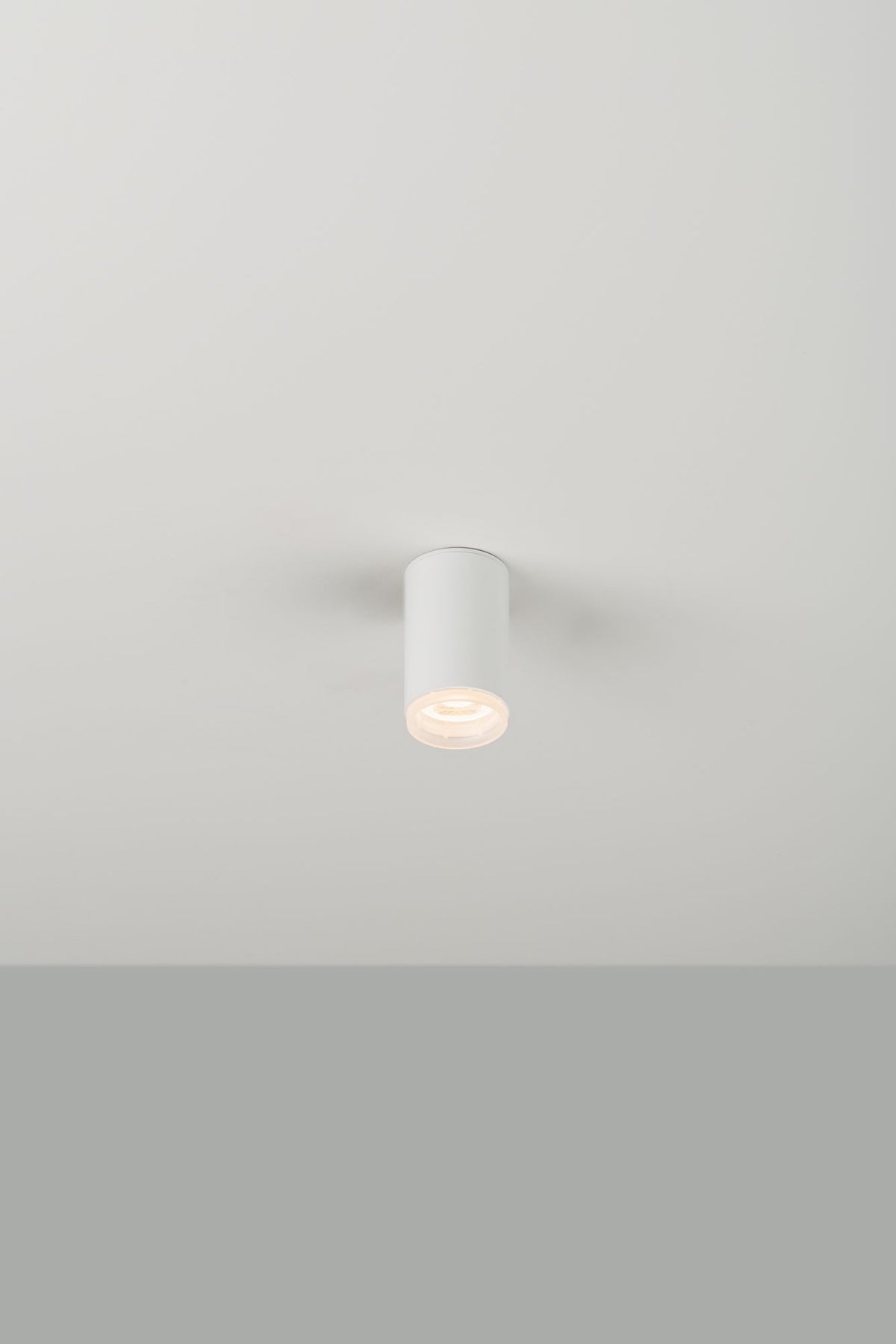 Plafón técnico GU10, 9 cm de altura – Milan Haul 55 – perfil de aluminio extruido, 2 acabados