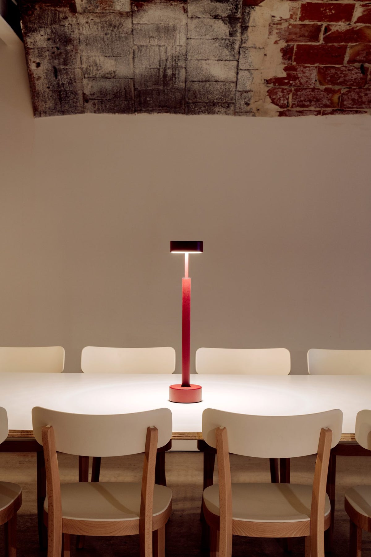 Lámpara de sobremesa – Milan Peak – diseño de cilindros superpuestos en metal, 3 acabados