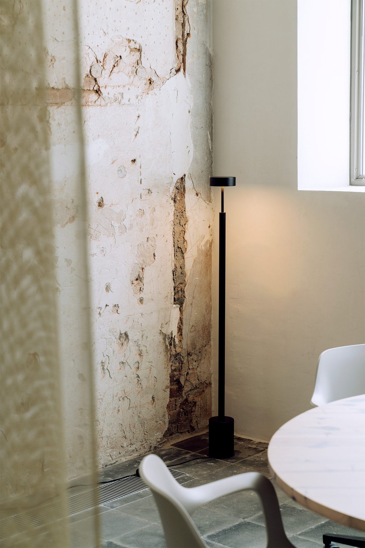 Lámpara de pie de salón 130 cm – Milan Peak – diseño de cilindros superpuestos en metal, 3 acabados