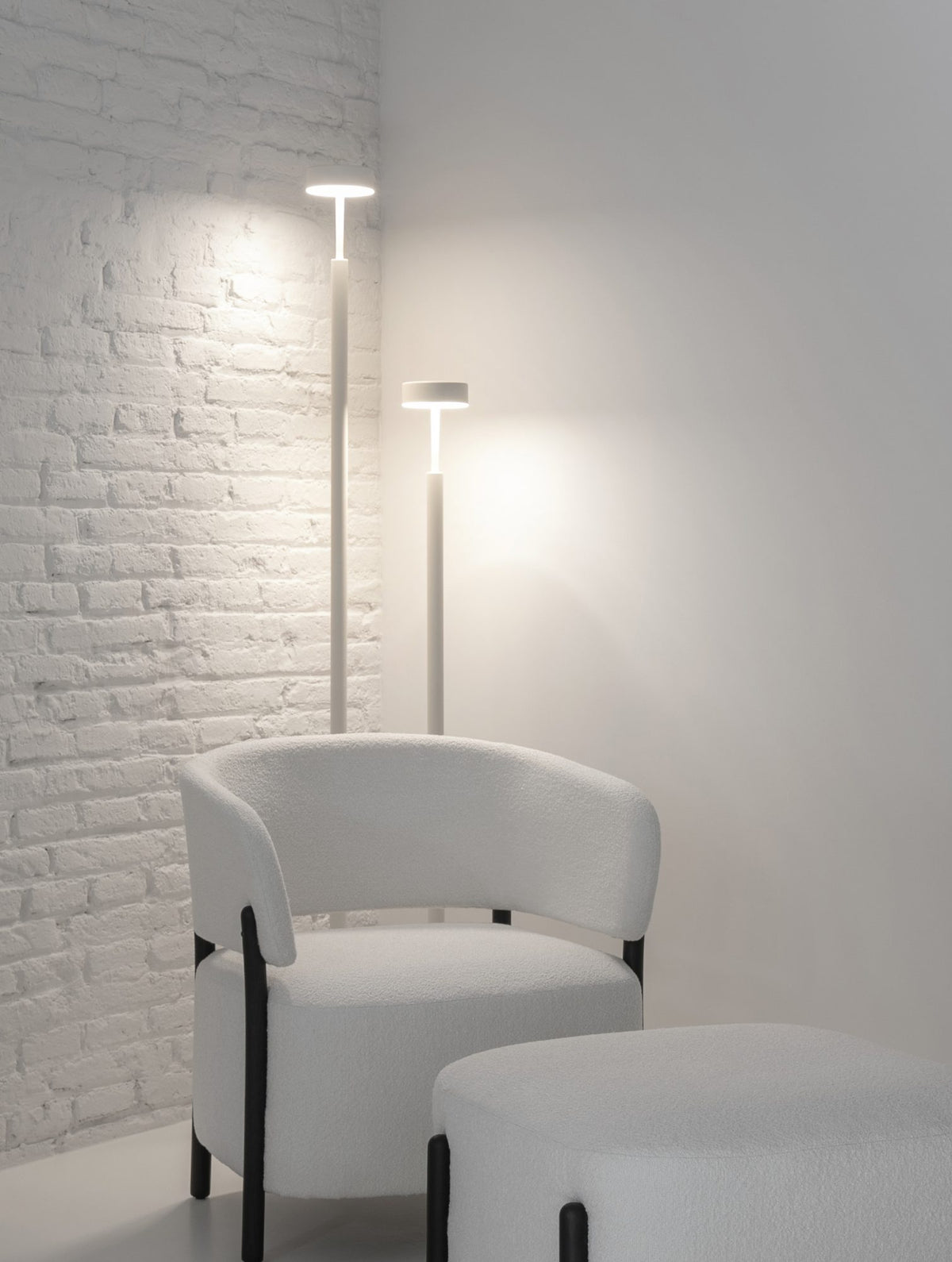 Lámpara de pie de salón 130 cm – Milan Peak – diseño de cilindros superpuestos en metal, 3 acabados