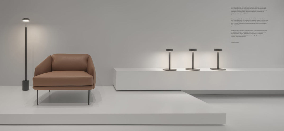 Lámpara de pie de salón 170 cm – Milan Peak – diseño cilíndrico en tela, 3 acabados