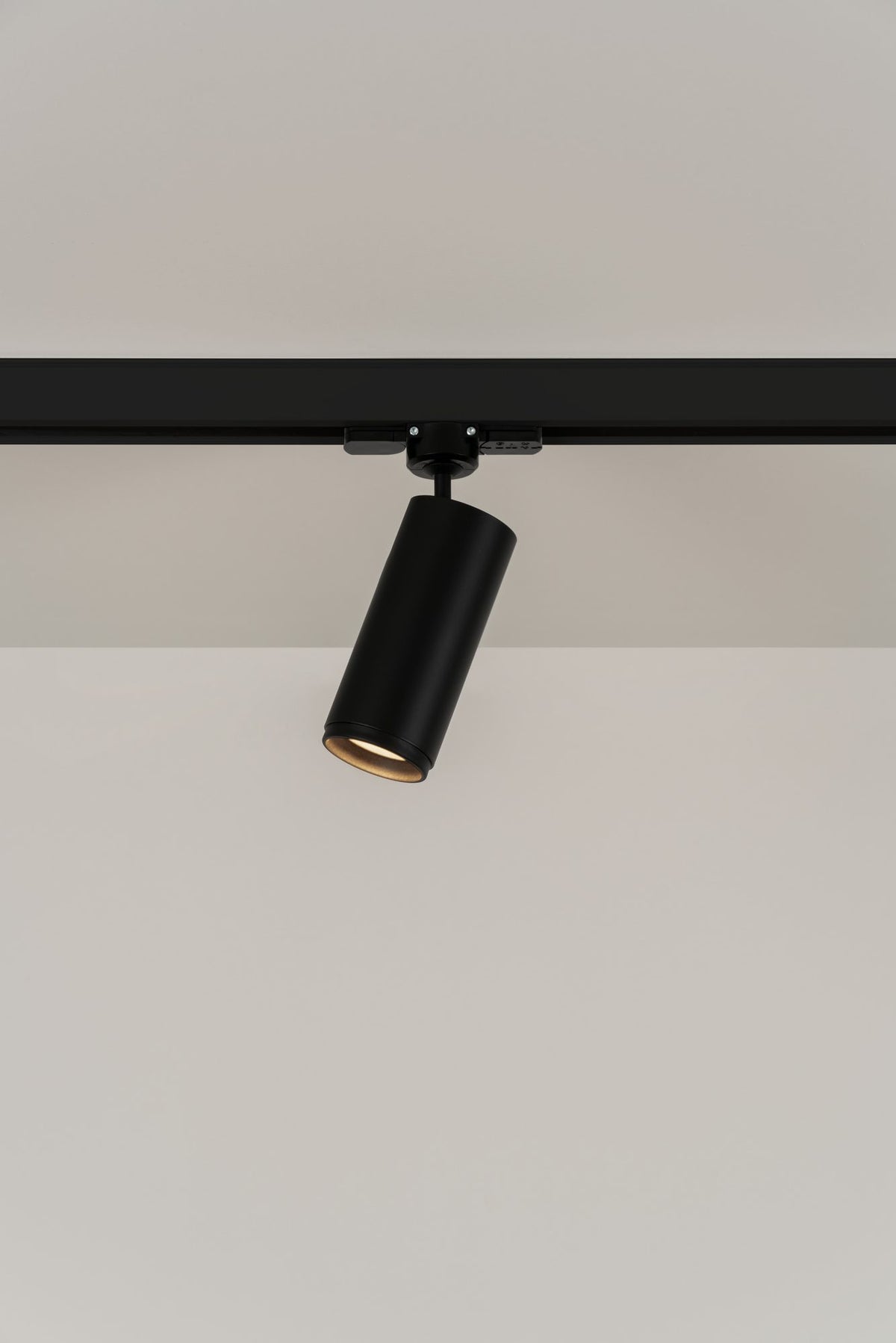 Foco de carril técnico de 3 puntos GU10 – Milan Haul 55 – perfil de aluminio extruido, 2 acabados