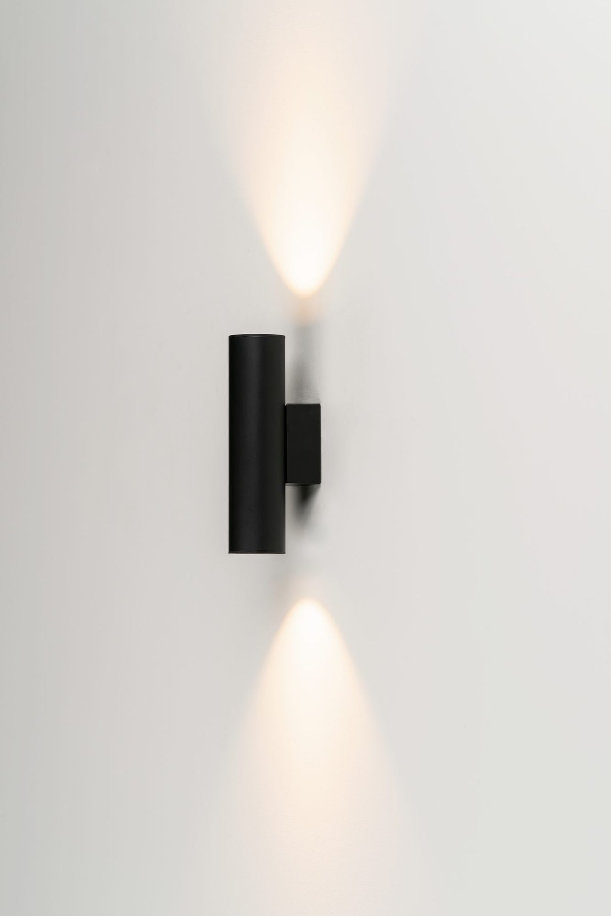 Aplique técnico compacto de 2 luces con LED DOB 5W – Milan Haul 40 – perfil de aluminio extruido, 2 acabados