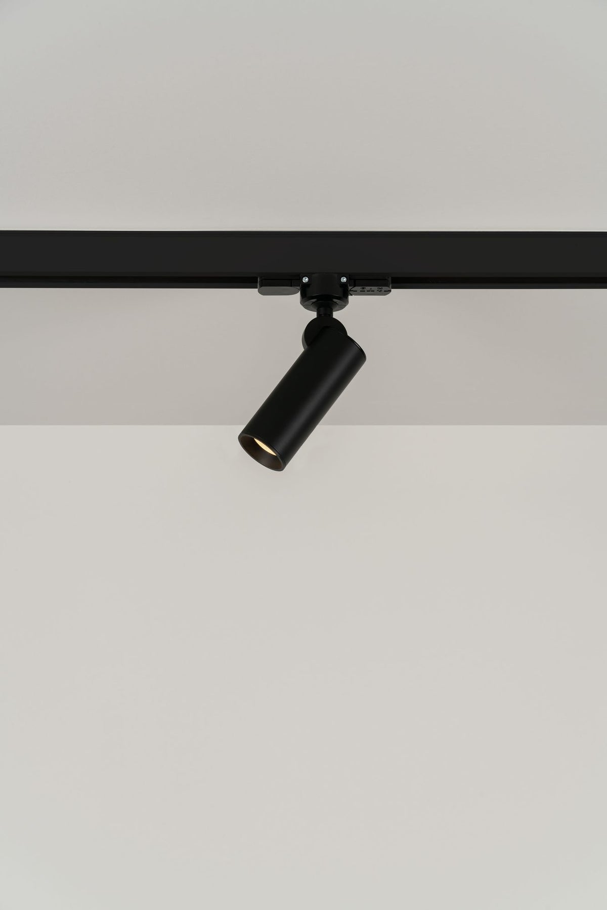 Foco de carril técnico compacto de 3 puntos, 5W – Milan Haul 40 – perfil de aluminio extruido, 2 acabados