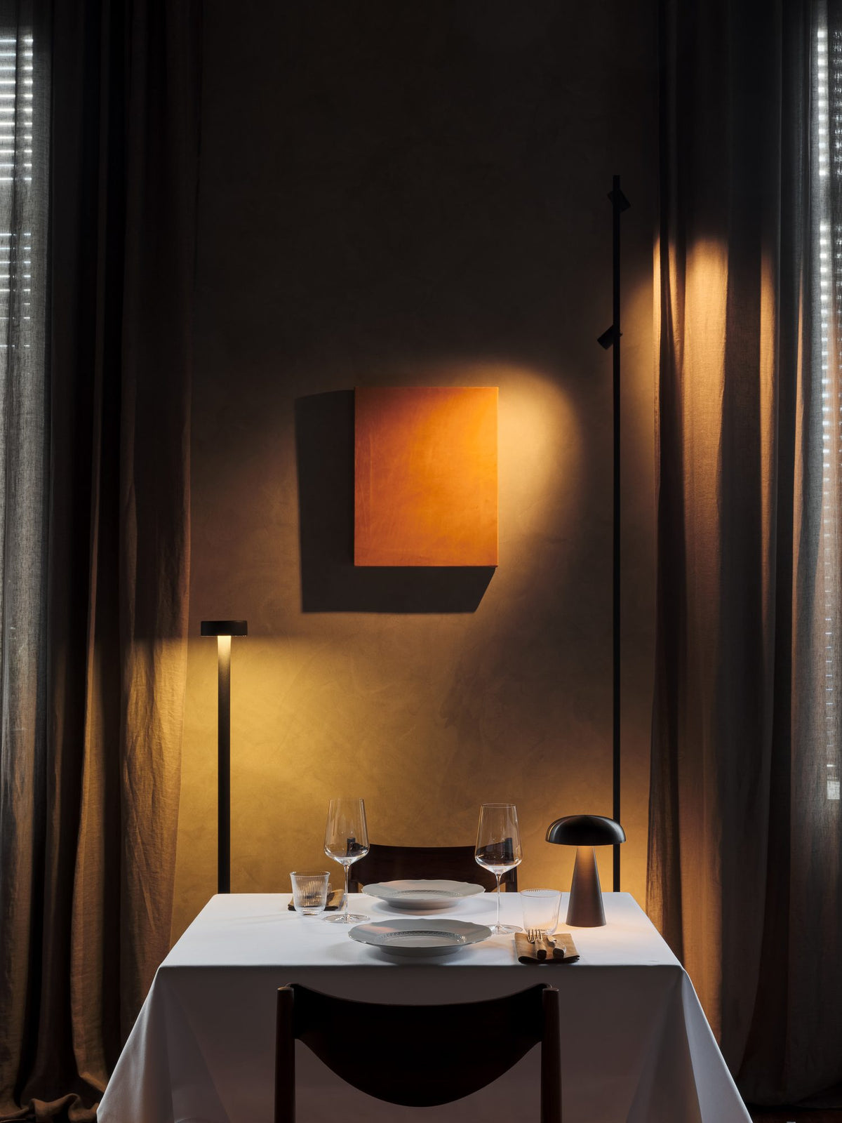 Lámpara de pie de salón 170 cm – Milan Peak Lane – diseño LED en acero, acabado negro texturado