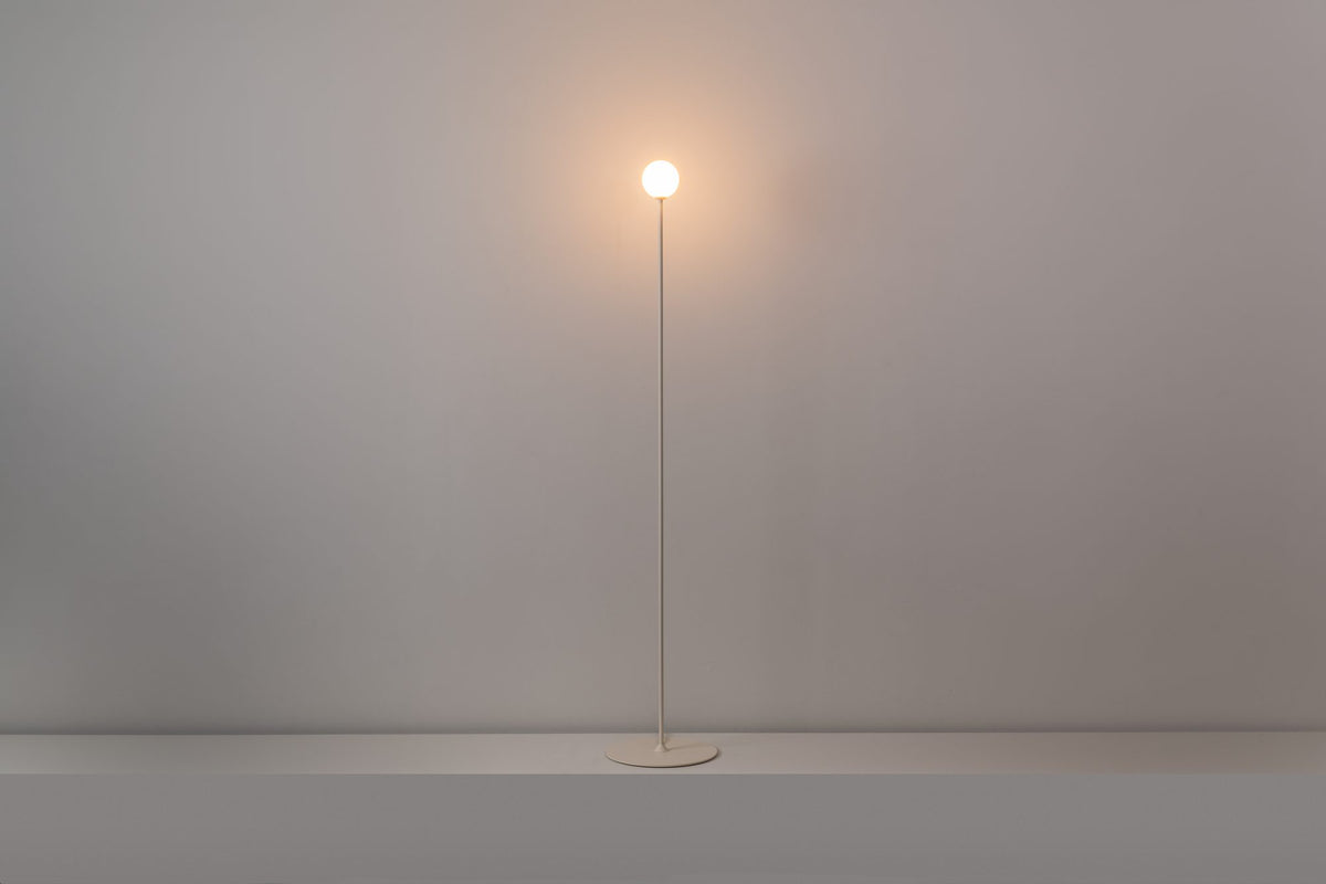 Lámpara de pie 160 cm – Milan Symphony – pantalla de cristal giratoria con cierre magnético, 3 acabados