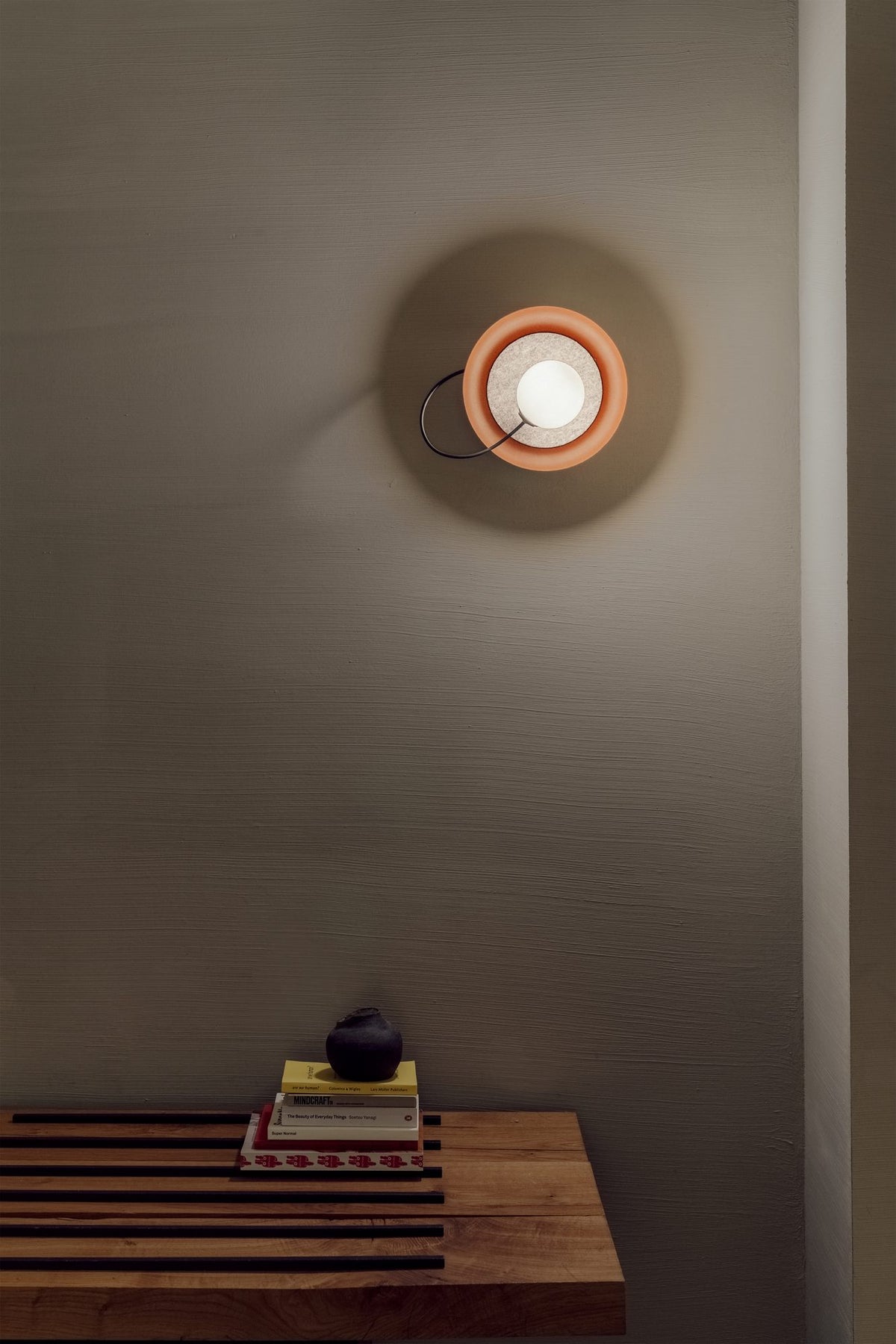 Aplique de pared – Milan Wire – tulipa de cristal conectada a pantalla textil mediante un hilo, 3 acabados