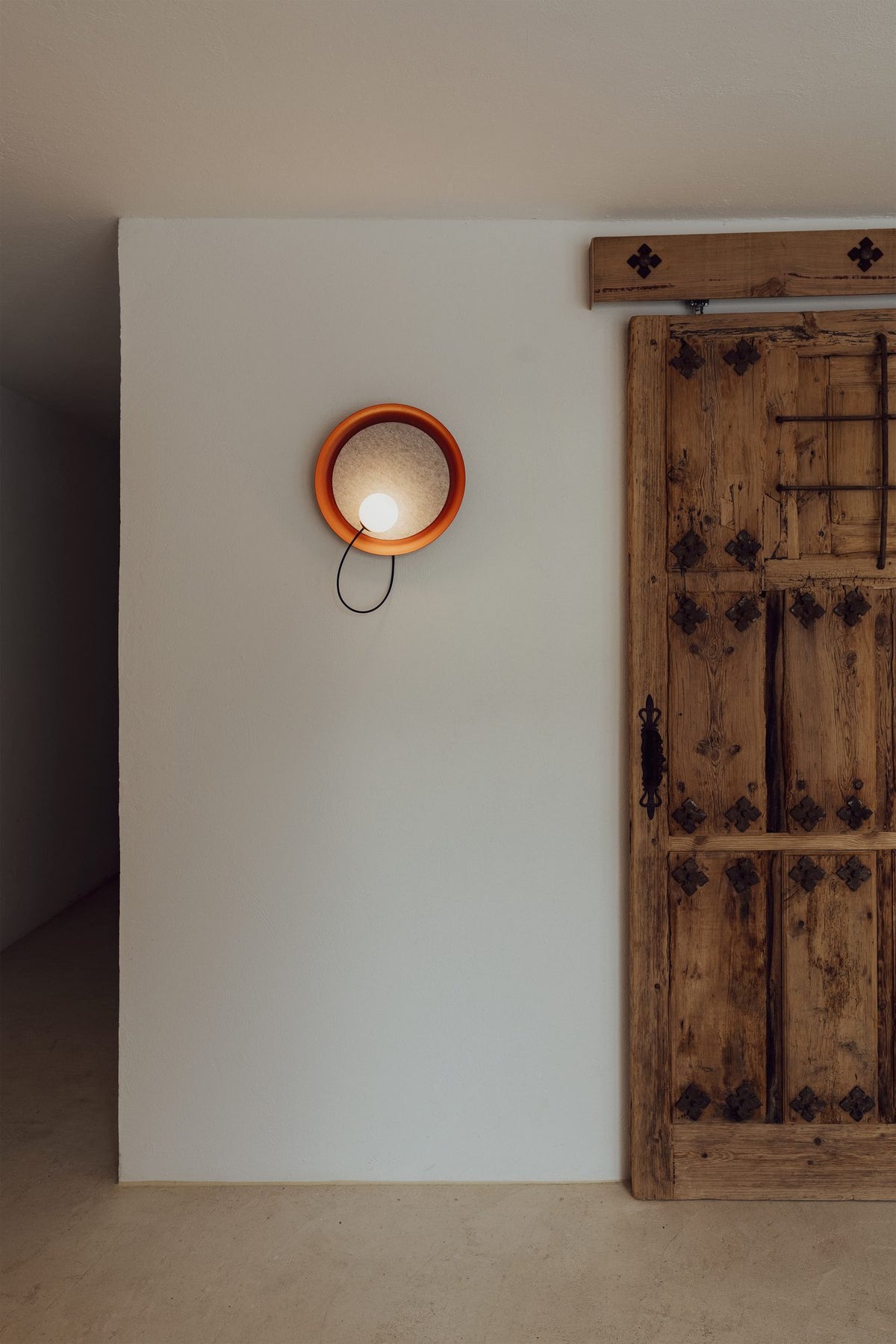 Aplique de pared – Milan Wire – tulipa de cristal conectada a pantalla textil mediante un hilo, 3 acabados