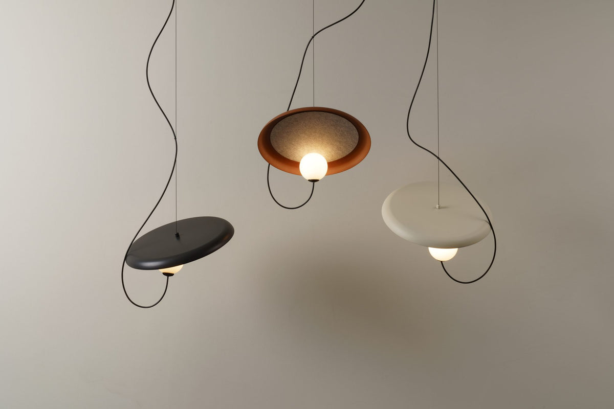 Lámpara colgante – Milan Wire – tulipa de cristal conectada a pantalla textil mediante un hilo, 3 acabados