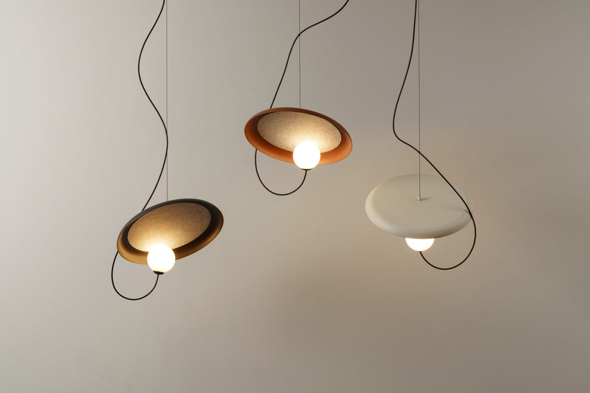 Lámpara colgante – Milan Wire – tulipa de cristal conectada a pantalla textil mediante un hilo, 3 acabados