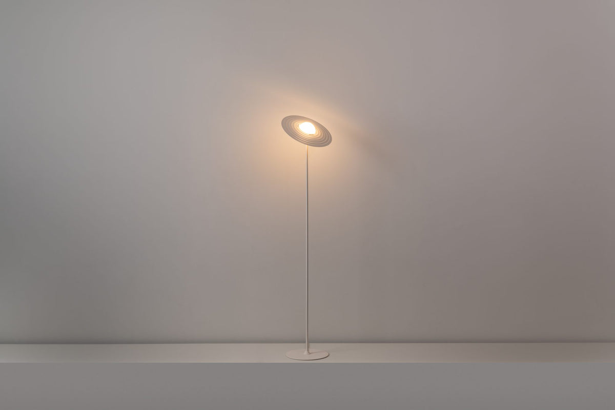Lámpara de pie 130 cm – Milan Symphony – pantalla de cristal giratoria con cierre magnético, 3 acabados