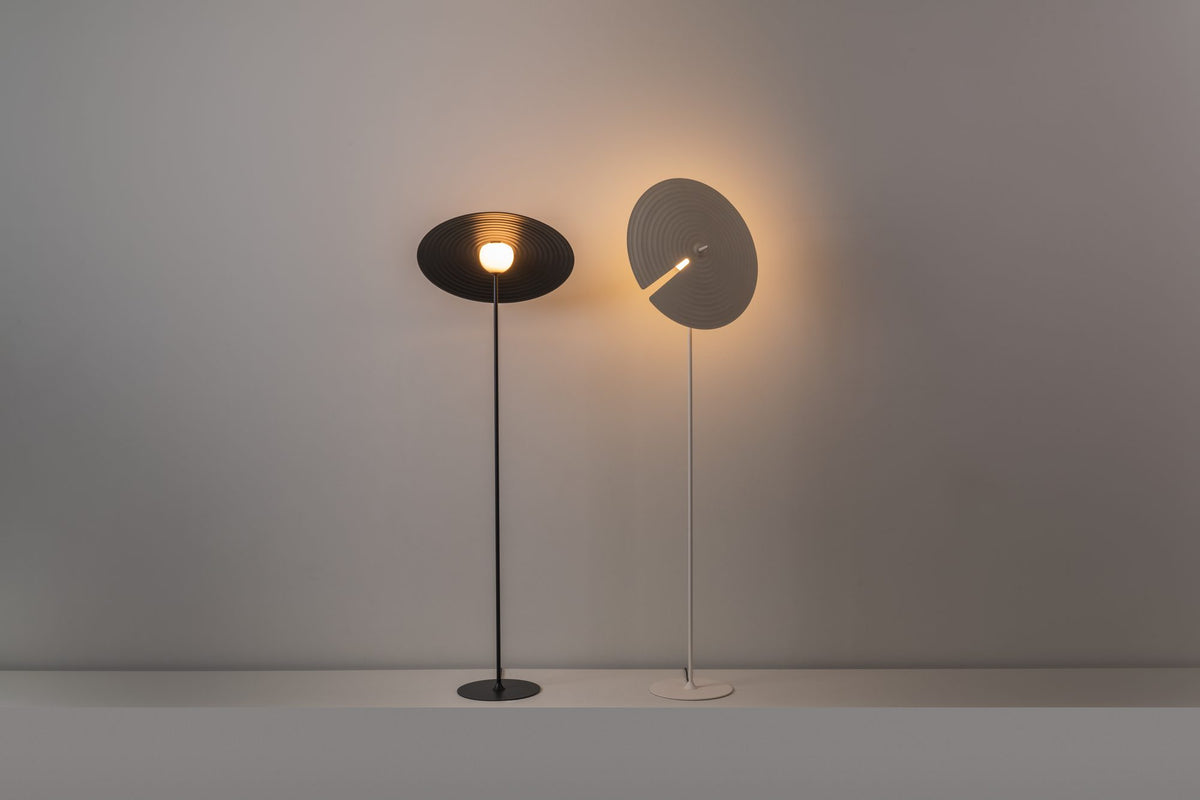 Lámpara de pie 130 cm – Milan Symphony – pantalla de cristal giratoria con cierre magnético, 3 acabados
