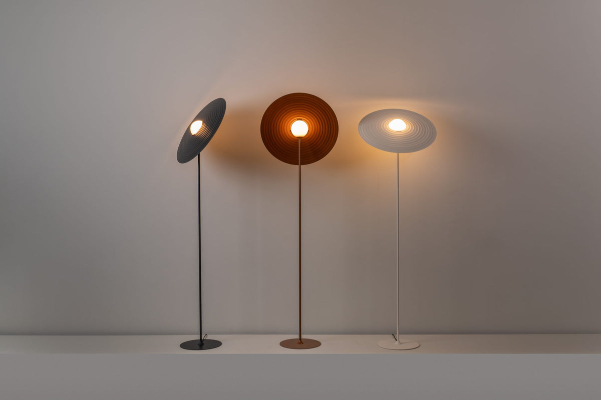 Lámpara de pie 130 cm – Milan Symphony – pantalla de cristal giratoria con cierre magnético, 3 acabados