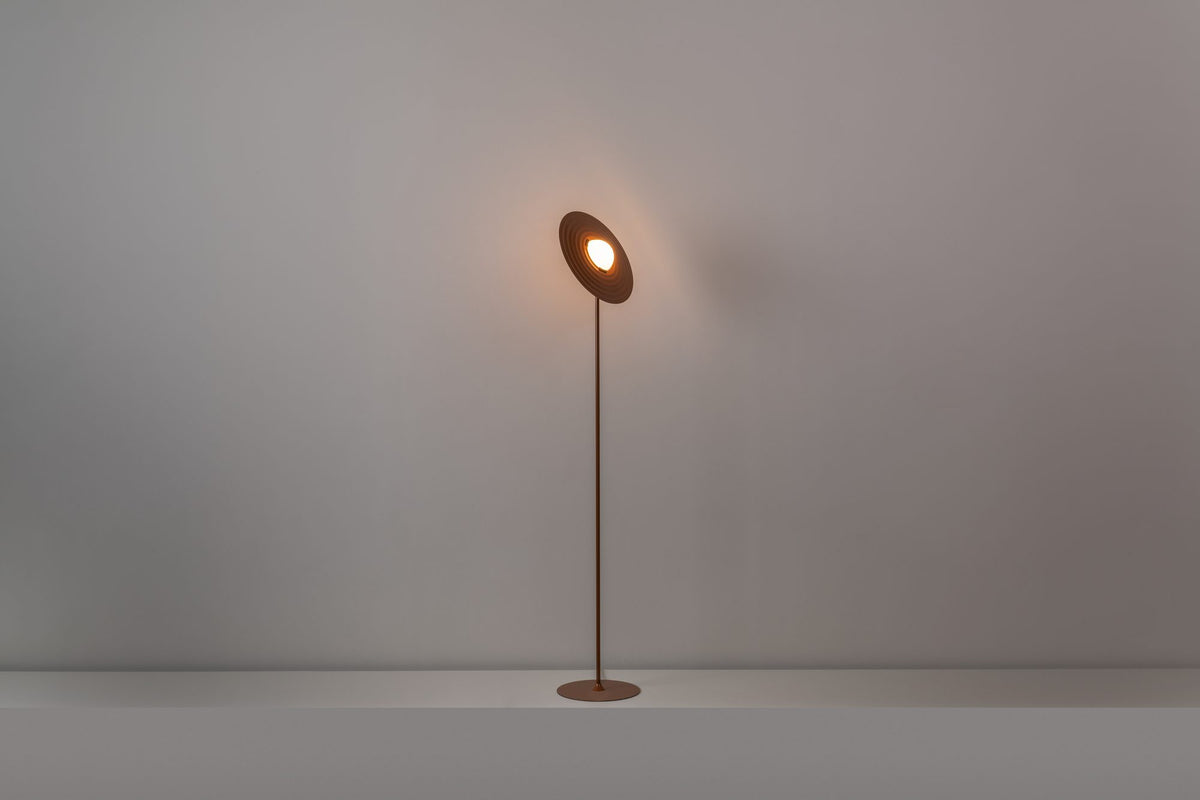 Lámpara de pie 130 cm – Milan Symphony – pantalla de cristal giratoria con cierre magnético, 3 acabados