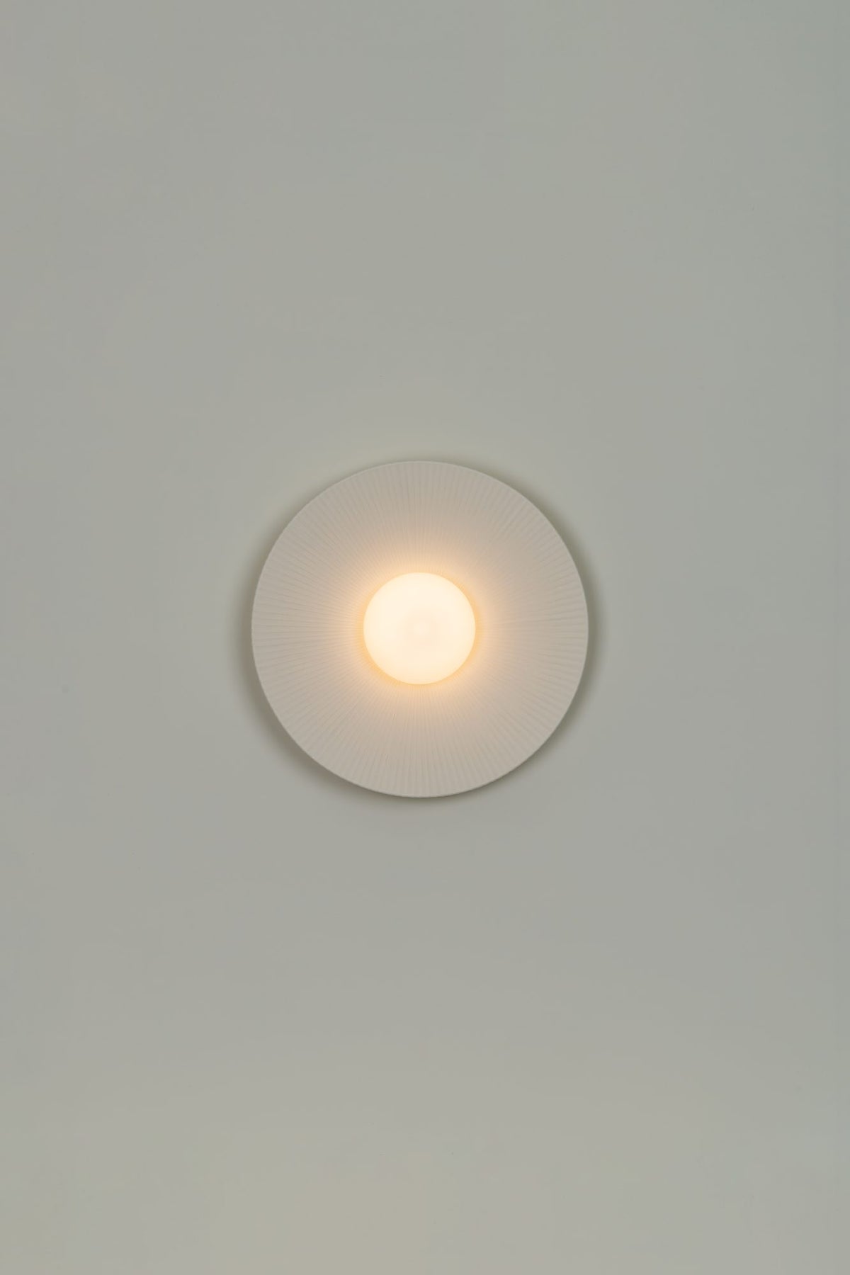 Aplique de pared – Milan Artic Circle – cuerpo de acero estampado, acabado blanco