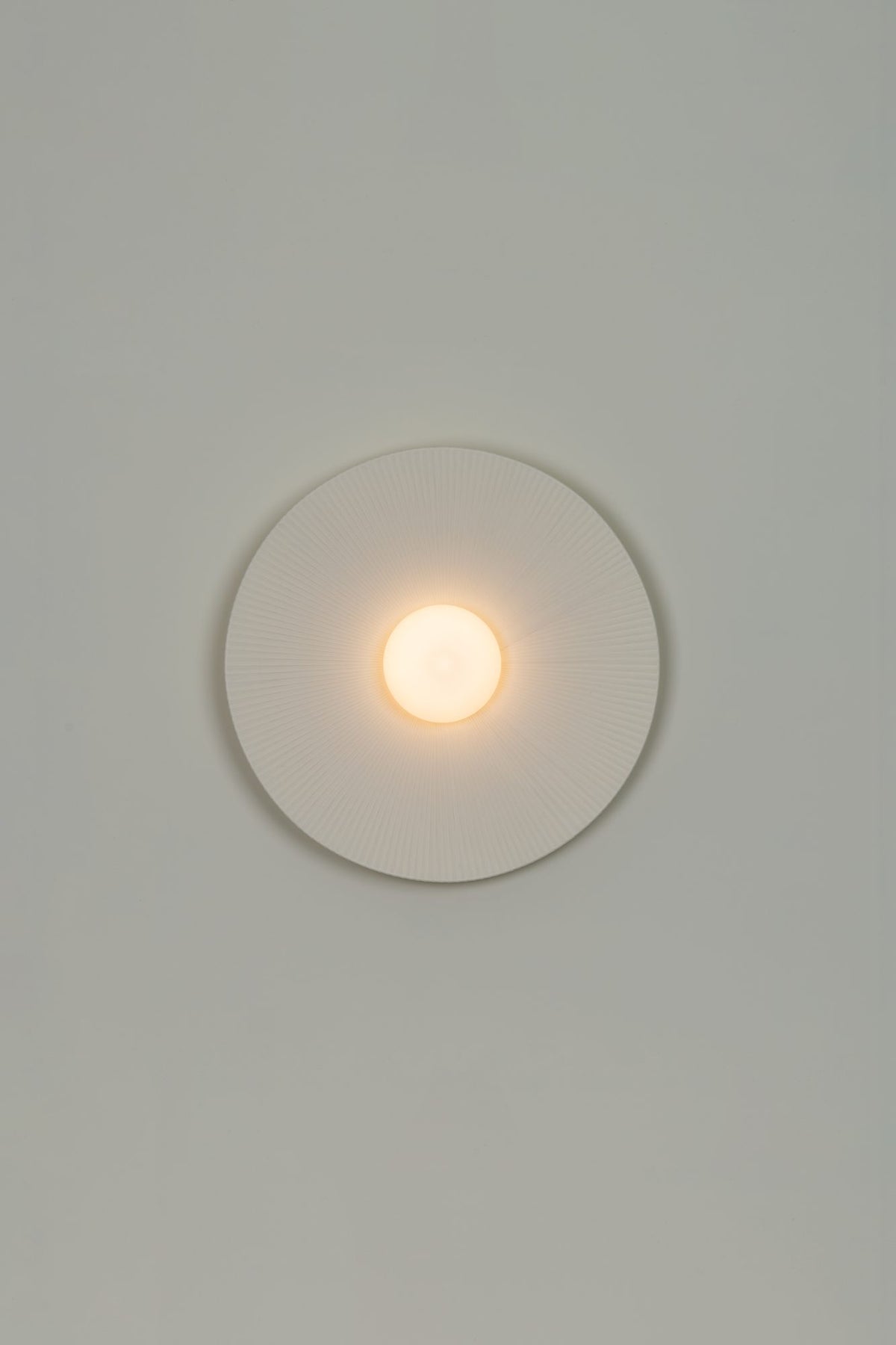 Aplique de pared – Milan Artic Circle – cuerpo de acero estampado, acabado blanco