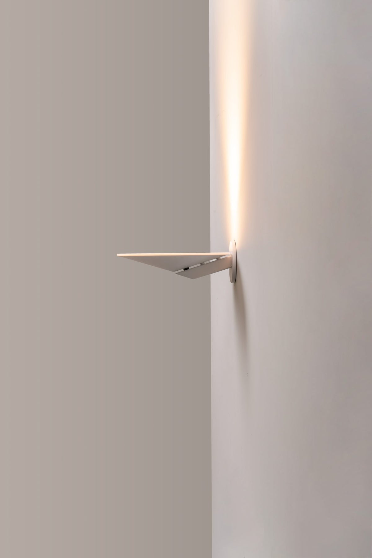 Aplique de pared – Milan Pla – cuerpo de aluminio inyectado, 4 acabados