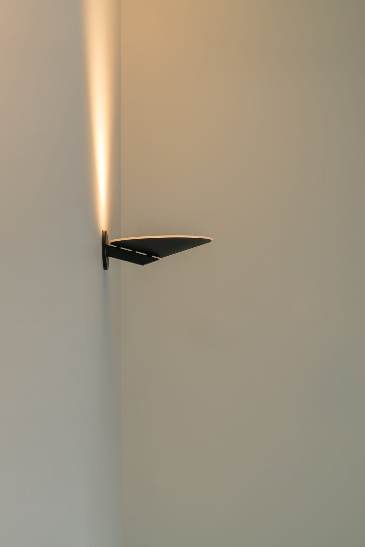 Aplique de pared – Milan Pla – cuerpo de aluminio inyectado, 4 acabados