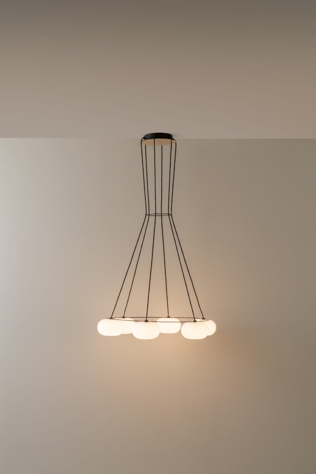 Lámpara colgante de 6 luces – Milan Knock – versión de gran formato, acabado negro texturado