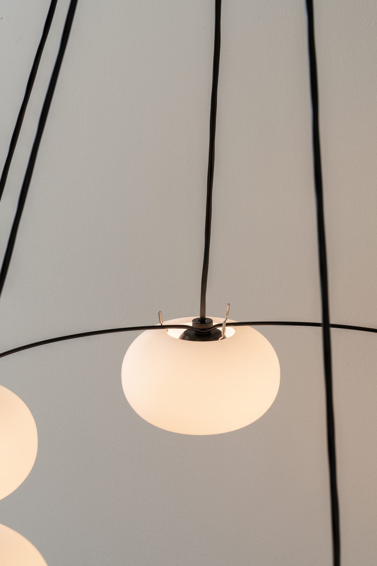 Lámpara colgante de 6 luces – Milan Knock – versión de gran formato, acabado negro texturado