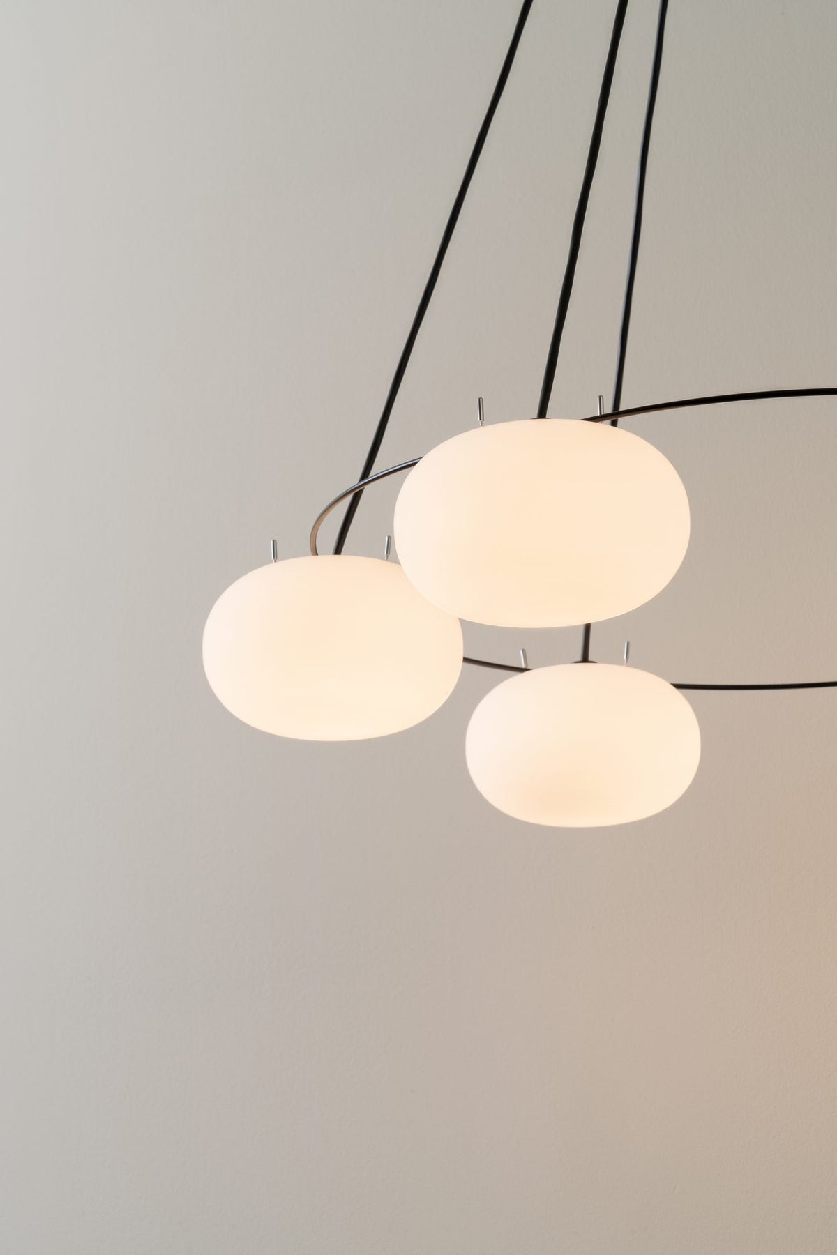 Lámpara colgante de 6 luces – Milan Knock – versión de gran formato, acabado negro texturado